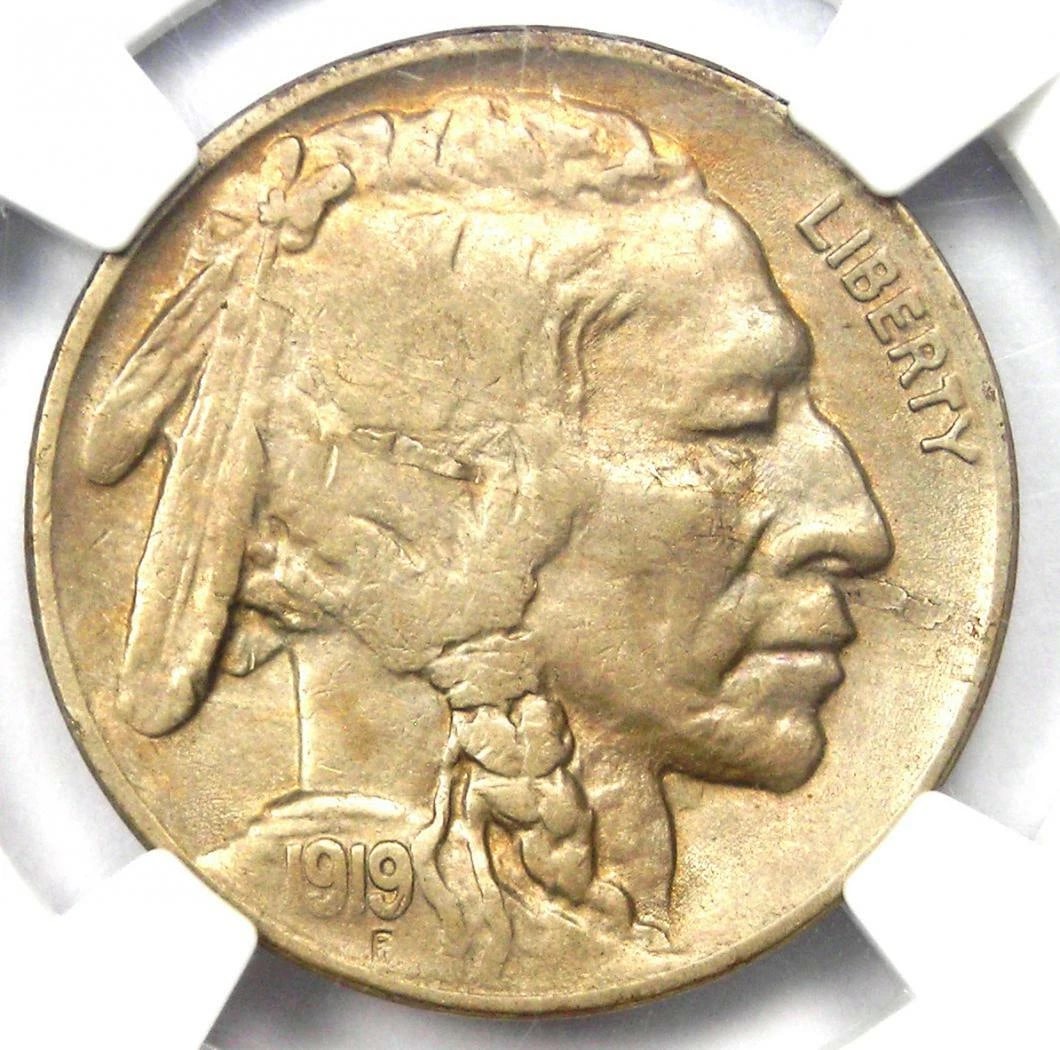 1919-S BUFFALO NICKEL 5C COIN: 1919-S Buffalo Nickel 5C Coin Year: 1919 Denomination: 5C Composition: Country of Origin: United States Accessories: None Accessories Notice: When purchasing pre-owned goods, please refer