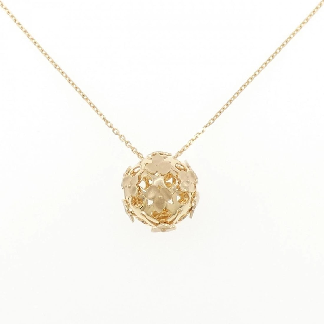 CHAUMET HORTENSIA NECKLACE: Chaumet Hortensia Necklace Brand: Chaumet Type/Style: Chaumet Necklace Material: 750 yellow gold, Color: yellow gold Size: 70-75cm Pendant length approx. x width approx.: 16.8mmx15.6mm Chain maximum