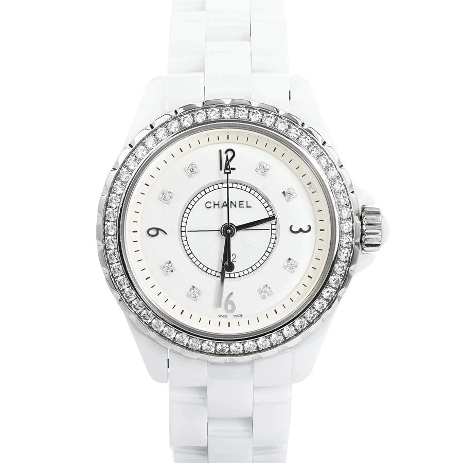 CHANEL WHITE WATCH: CHANEL White Watch Brand: CHANEL Type/Style: Wristwatch Material: Band Material Ceramic/ Case Material N/A Color: Dial Color White Size: Wrist Size 16.5cm Case Size 33mm Accessories: None Accessories