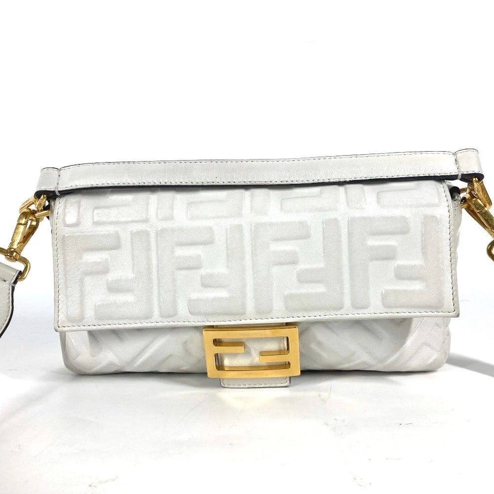 FENDI ZUCCA MAMMA BAGUETTE SHOULDER 2WAY BAG: FENDI Zucca Mamma Baguette Shoulder 2WAY Bag Brand: FENDI Type/Style: Shoulder Bag Material: Leather Color: White Size: W10.0xH4.7xD2.2inch / W25.5cmxH12cmxD5.5cm Accessories: None Accesso