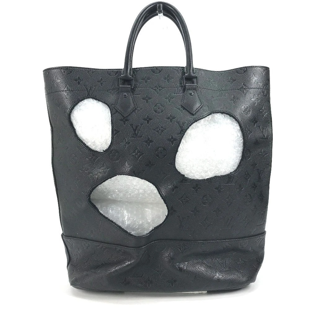 LOUIS VUITTON REI KAWAKUBO MONOGRAM-EMPREINTE: LOUIS VUITTON Rei Kawakubo Monogram-Empreinte Brand: LOUIS VUITTON Type/Style: Tote Bag Material: MonogramEmpreinteLeather Color: Noir / Black Size: W12.8xH15.9xD5.7inch / W32.5cmxH40.5cmxD14.5cm