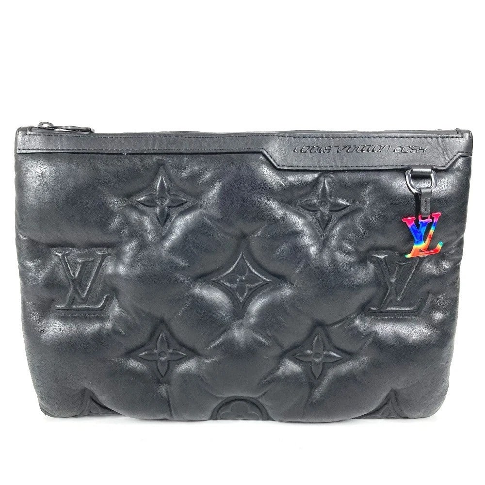 LOUIS VUITTON VIRGIL ABLOH POCHETTE A4 POUCH CUSHION: LOUIS VUITTON Virgil Abloh Pochette A4 Pouch Cushion Brand: Louis Vuitton Type/Style: Clutch bag Material: Lambskin Leather Color: Noir / Black Size: W13.4xH9.4inch / W34cmxH24cm Accessories: None