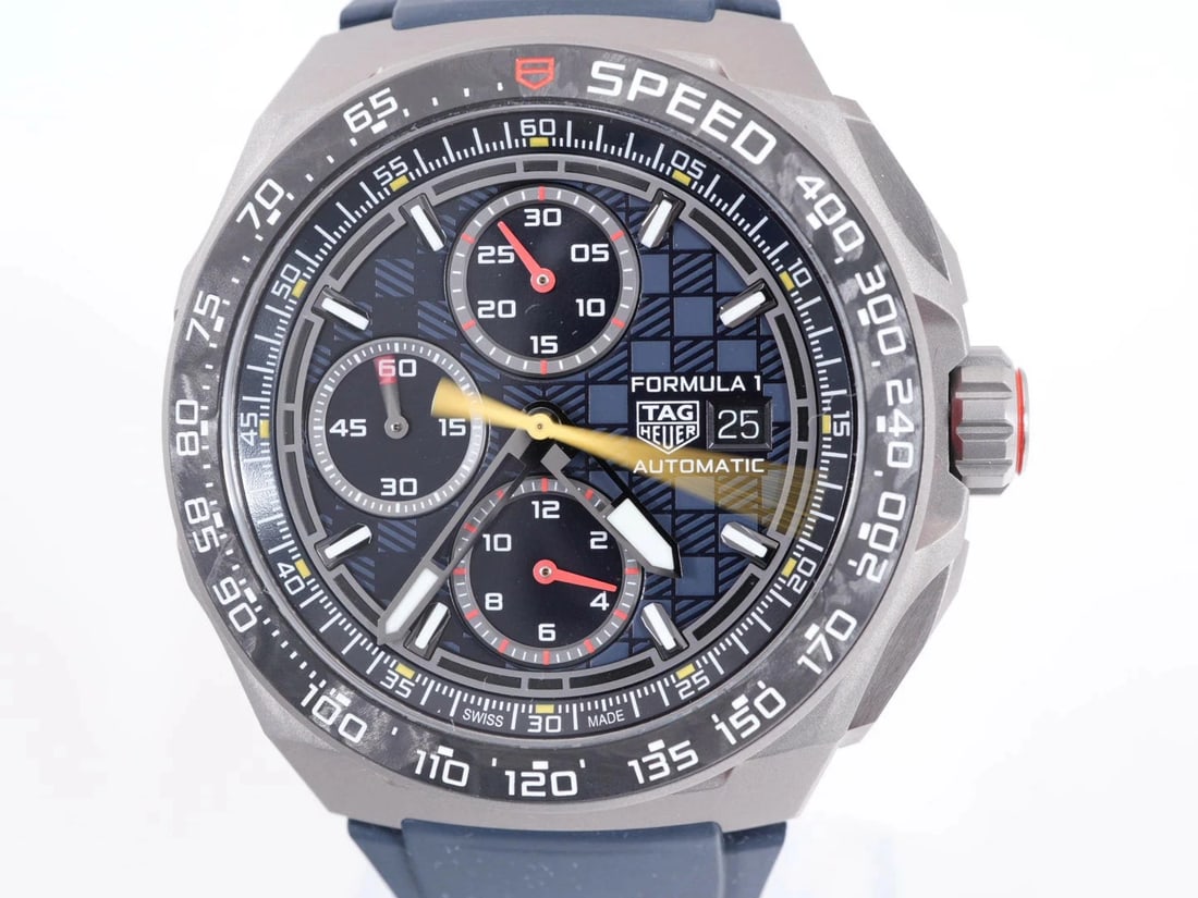 TAG HEUER WATCH RED BULL RACING AUTOMATIC DATE TI: TAG HEUER WATCH RED BULL RACING AUTOMATIC DATE TI Brand: TAG HEUER Type/Style: Wristwatch Material: Titanium Color: Dial Color NONE Size: Case size: 44mm Wrist size: 19cm Accessories: None