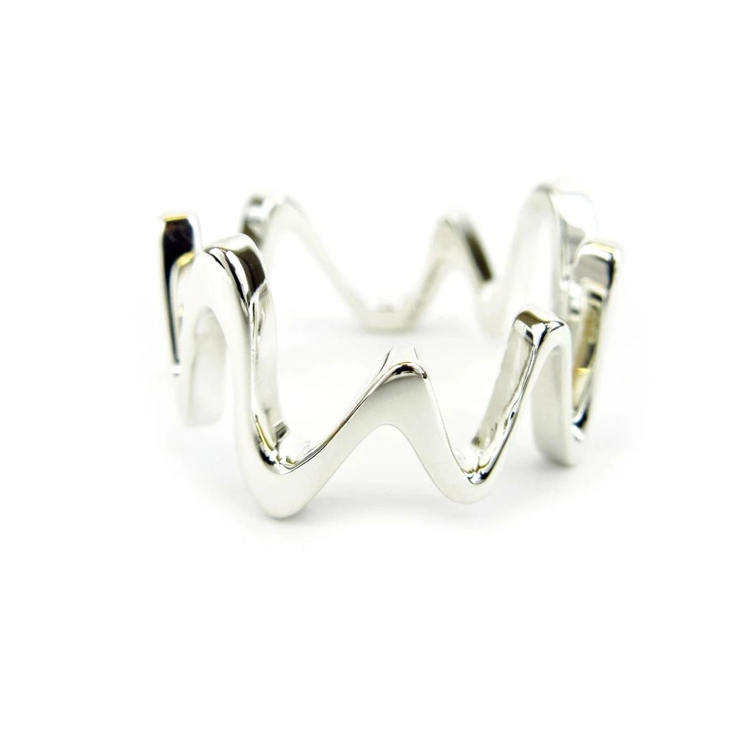 TIFFANY & CO. EQUUS RING BY FRANK GEHRY 925 SILVER: Tiffany & Co. Equus Ring by Frank Gehry 925 Silver Brand: Tiffany & Co. Type/Style: Ring Material: 925 Silver, Color: Silver Size: US 6 Accessories: None Accessories Notice: When purchasin