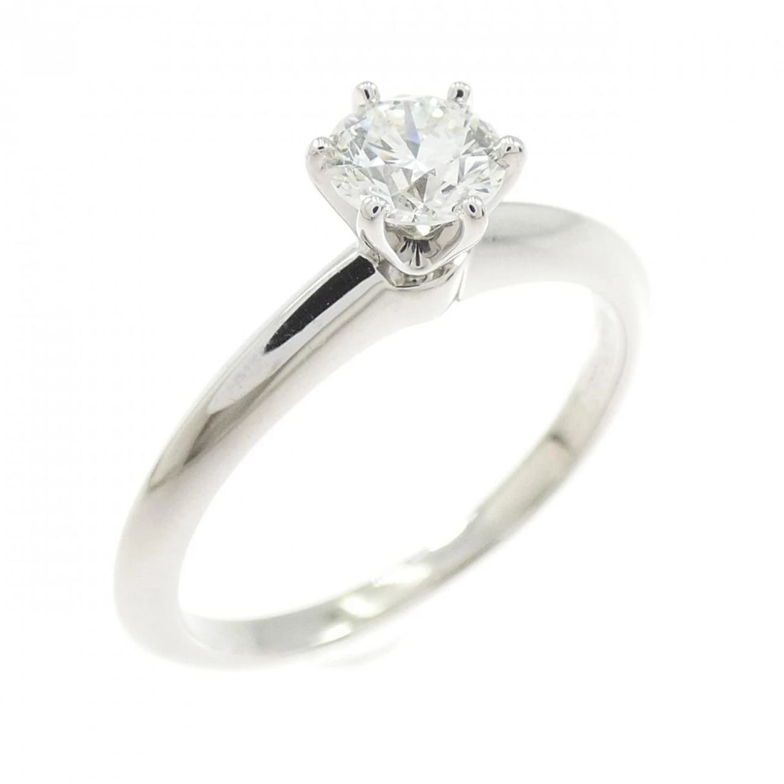 TIFFANY & CO. CLASSIC SOLITAIRE RING: TIFFANY & Co. Classic Solitaire Ring Brand: TIFFANY&Co. Type/Style: TIFFANY & Co. Ring Material: Platinum950, Main Stone Natural Color: SILVER Size: US5 Accessories: None Accessories Notice: When