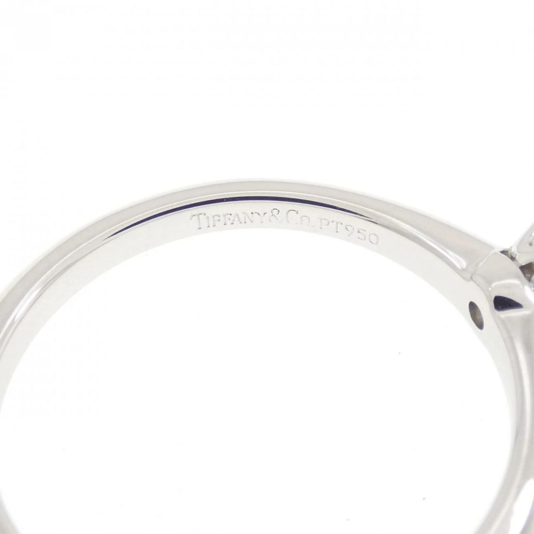 TIFFANY & CO. CLASSIC SOLITAIRE RING - 3