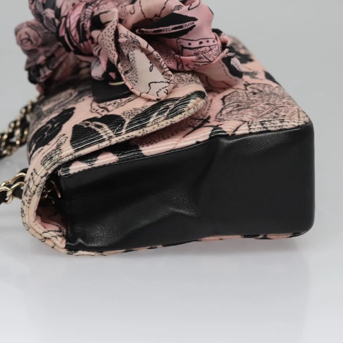 CHANEL CHAIN V STITCH SHOULDER BAG - 4