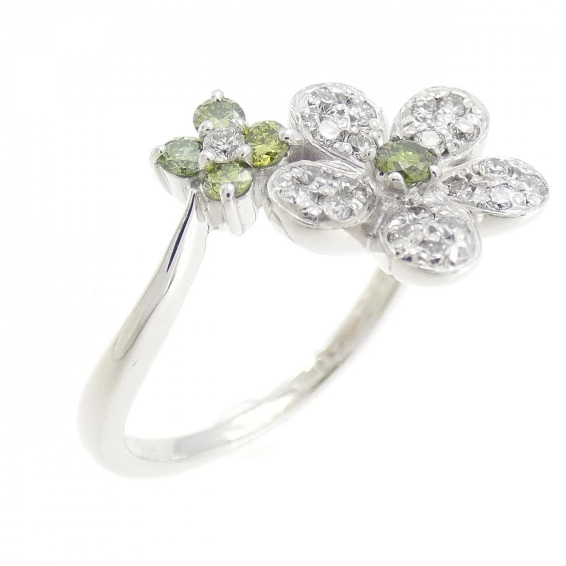PONTE VECCHIO DIAMOND RING: Ponte Vecchio Diamond Ring Brand: Ponte Vecchio Type/Style: Ponte Vecchio Ring Material: K18 white gold, Main Stone Natural Color: WHITE GOLD Size: US5 1/2 Accessories: None Accessories Notice: When