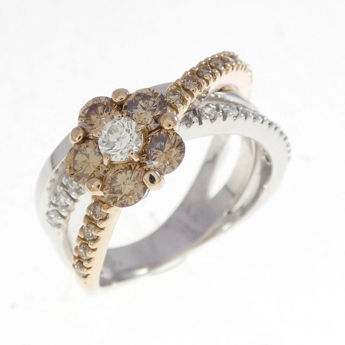 PONTE VECCHIO DIAMOND RING: Ponte Vecchio Diamond Ring Brand: Ponte Vecchio Type/Style: Ponte Vecchio Ring Material: 18K white gold/18K pink gold, Main Stone Natural Color: WG,PG Size: US6 1/4 Accessories: None Accessories