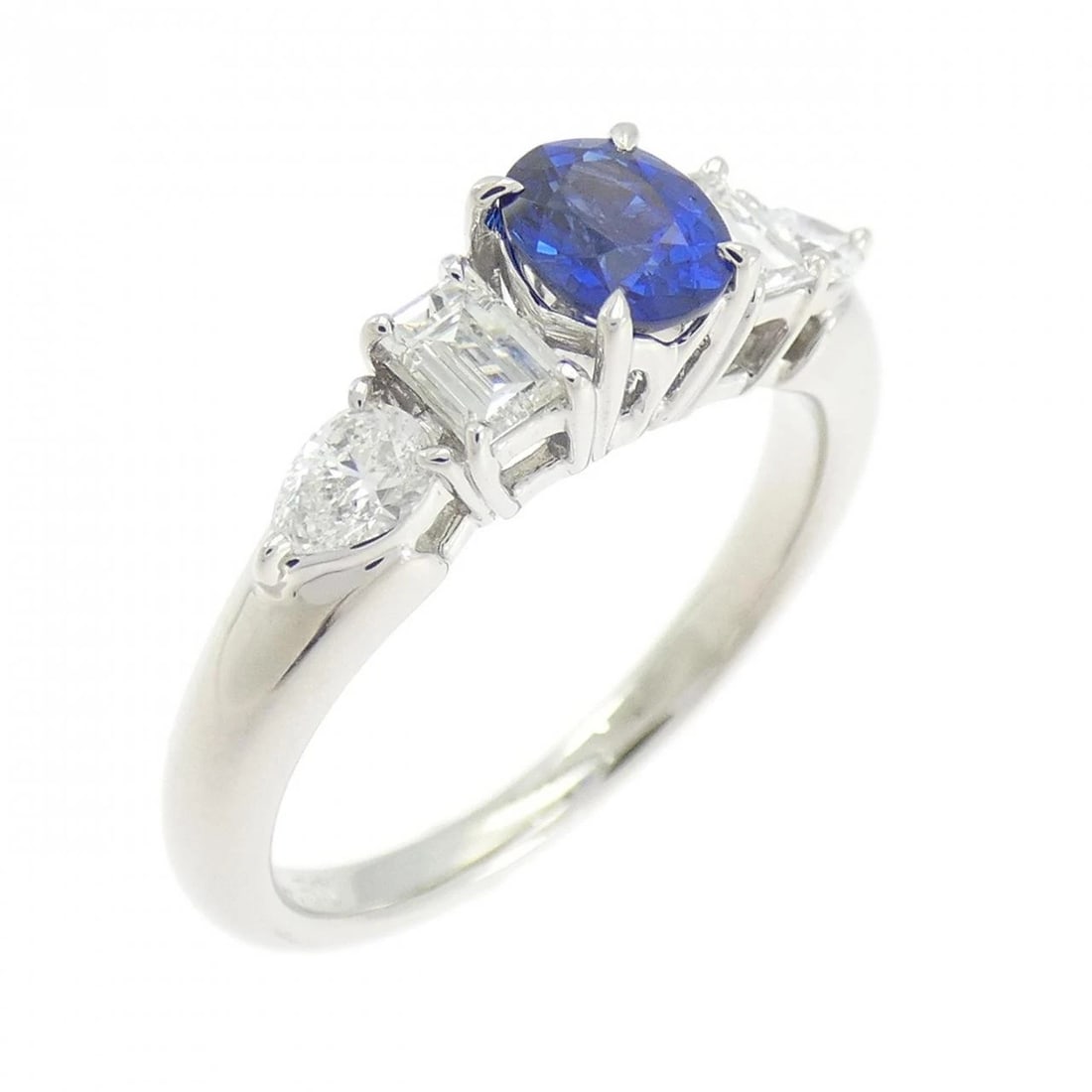 MIKIMOTO SAPPHIRE RING: Mikimoto Sapphire Ring Brand: MIKIMOTO Type/Style: Mikimoto Ring Material: Platinum950, Main Stone Sapphire Color: silver Size: US5 3/4 Accessories: None Accessories Notice: When purchasing pre-owned