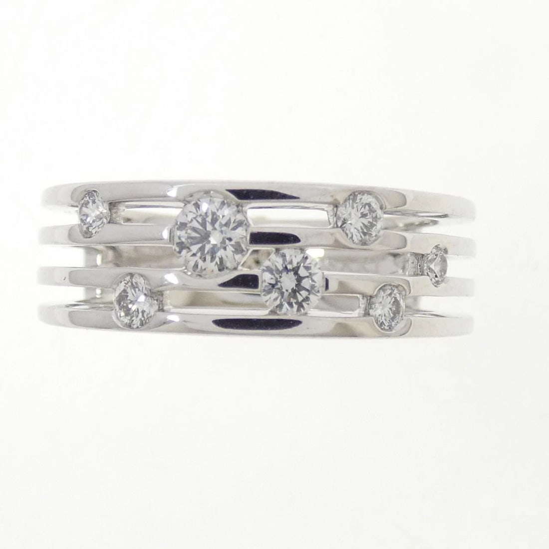 TASAKI DIAMOND RING: Tasaki Diamond Ring Brand: TASAKI Type/Style: Tasaki Ring Material: 750 white gold, Main Stone Natural Color: white gold Size: US6 1/4 Accessories: None Accessories Notice: When purchasing pre-owned