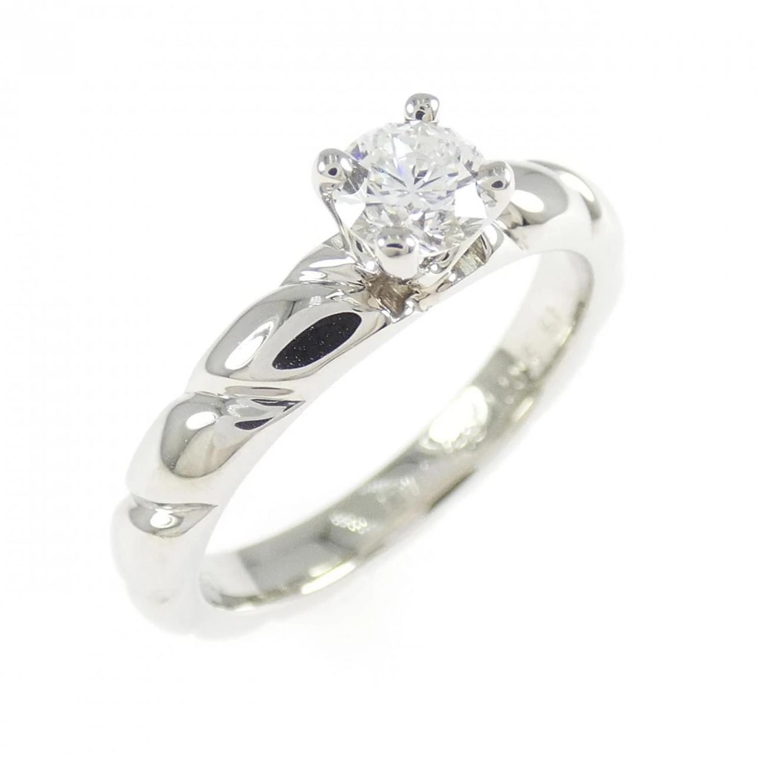CHAUMET TORSADE RING: Chaumet Torsade Ring Brand: Chaumet Type/Style: Chaumet Ring Material: Platinum950, Main Stone Natural Color: SILVER Size: US4 3/4(49) Accessories: None Accessories Notice: When purchasing pre-owned