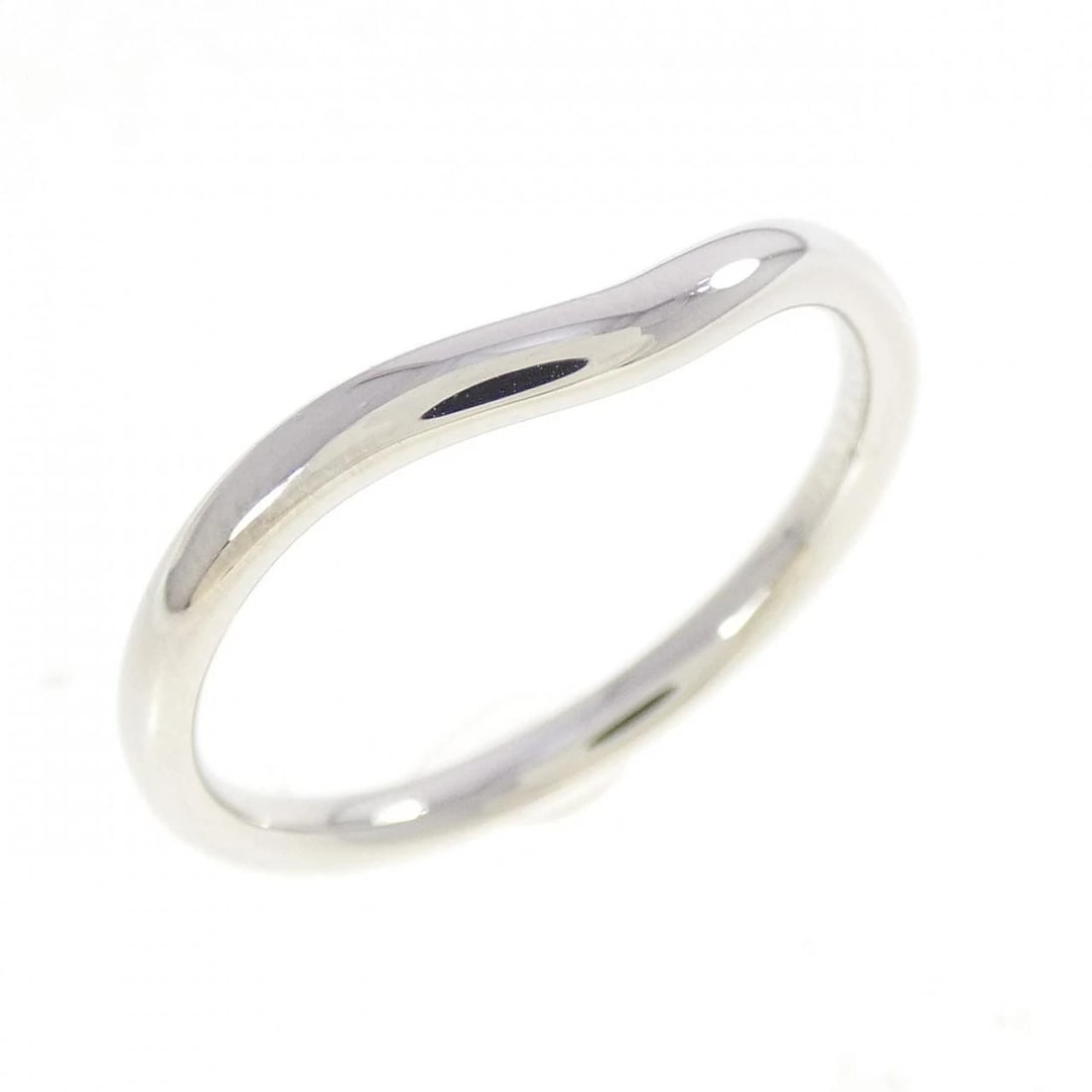 TIFFANY&CO. CURVED RING: TIFFANY&Co. Curved Ring Brand: TIFFANY&Co. Type/Style: TIFFANY & Co. Ring Material: Platinum950, Color: Silver Size: US7 1/4 Accessories: None Accessories Notice: When purchasing pre-owned goods,