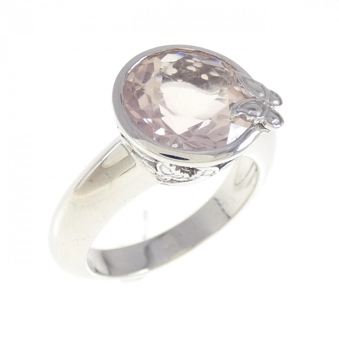 CARRERA Y CARRERA BUTTERFLY RING: Carrera y Carrera butterfly ring Brand: Carrera y Carrera Type/Style: Carrera Carrera Ring Material: 750 white gold, Main Stone Rose Quartz Color: white gold Size: US6 1/4 Accessories: None