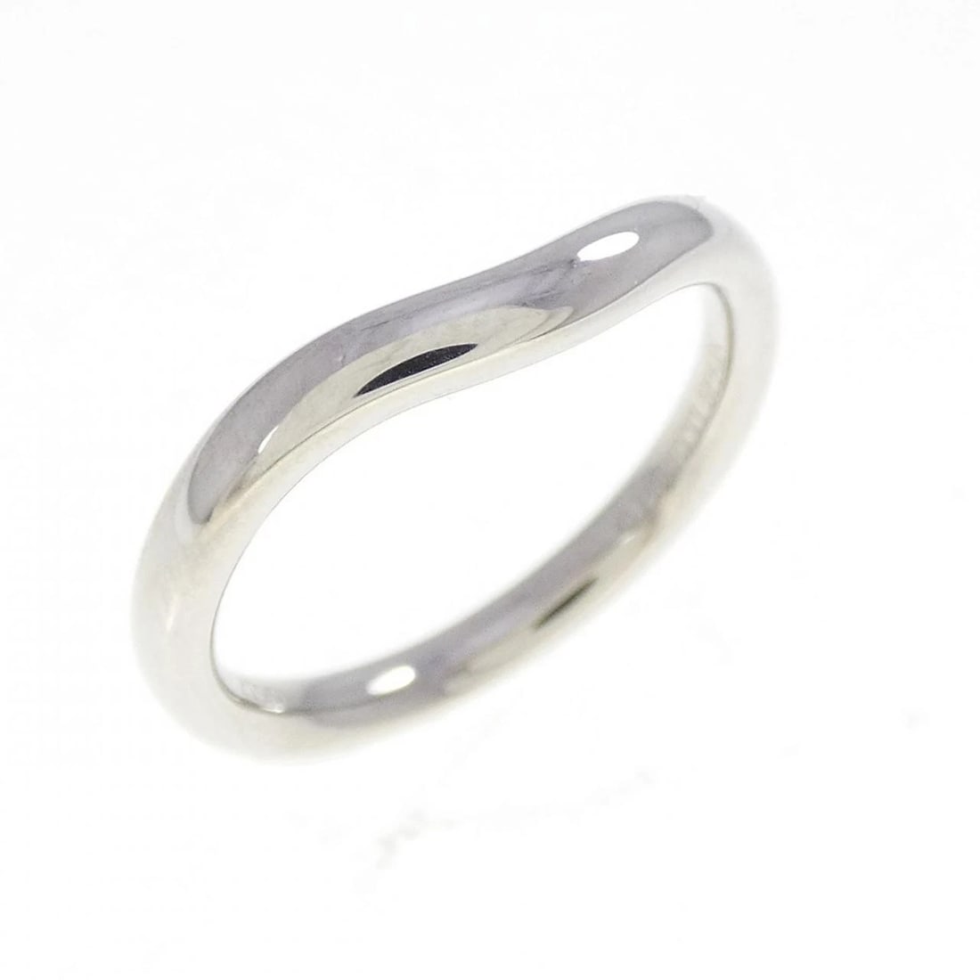 TIFFANY&CO. CURVED RING: TIFFANY&Co. Curved Ring Brand: TIFFANY&Co. Type/Style: TIFFANY & Co. Ring Material: Platinum950, Color: silver Size: US3 1/4 Accessories: None Accessories Notice: When purchasing pre-owned goods,