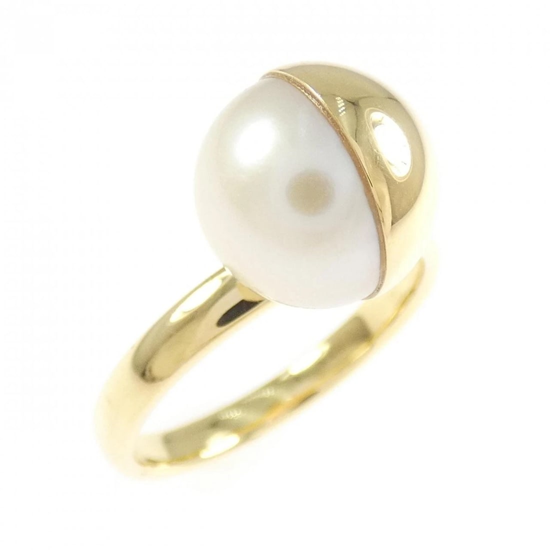 TASAKI HARLEQUIN RING: Tasaki Harlequin Ring Brand: TASAKI Type/Style: Tasaki Ring Material: 750 yellow gold, Main Stone Freshwater Pearl Color: yellow gold Size: US7 1/4 Accessories: None Accessories Notice: When