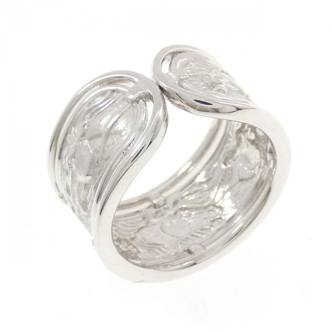 CARRERA Y CARRERA 750WG RING: Carrera y Carrera 750WG Ring Brand: Carrera y Carrera Type/Style: Carrera Carrera Ring Material: 750 white gold, Color: White Gold Size: US6 1/4 Accessories: None Accessories Notice: When purchasing