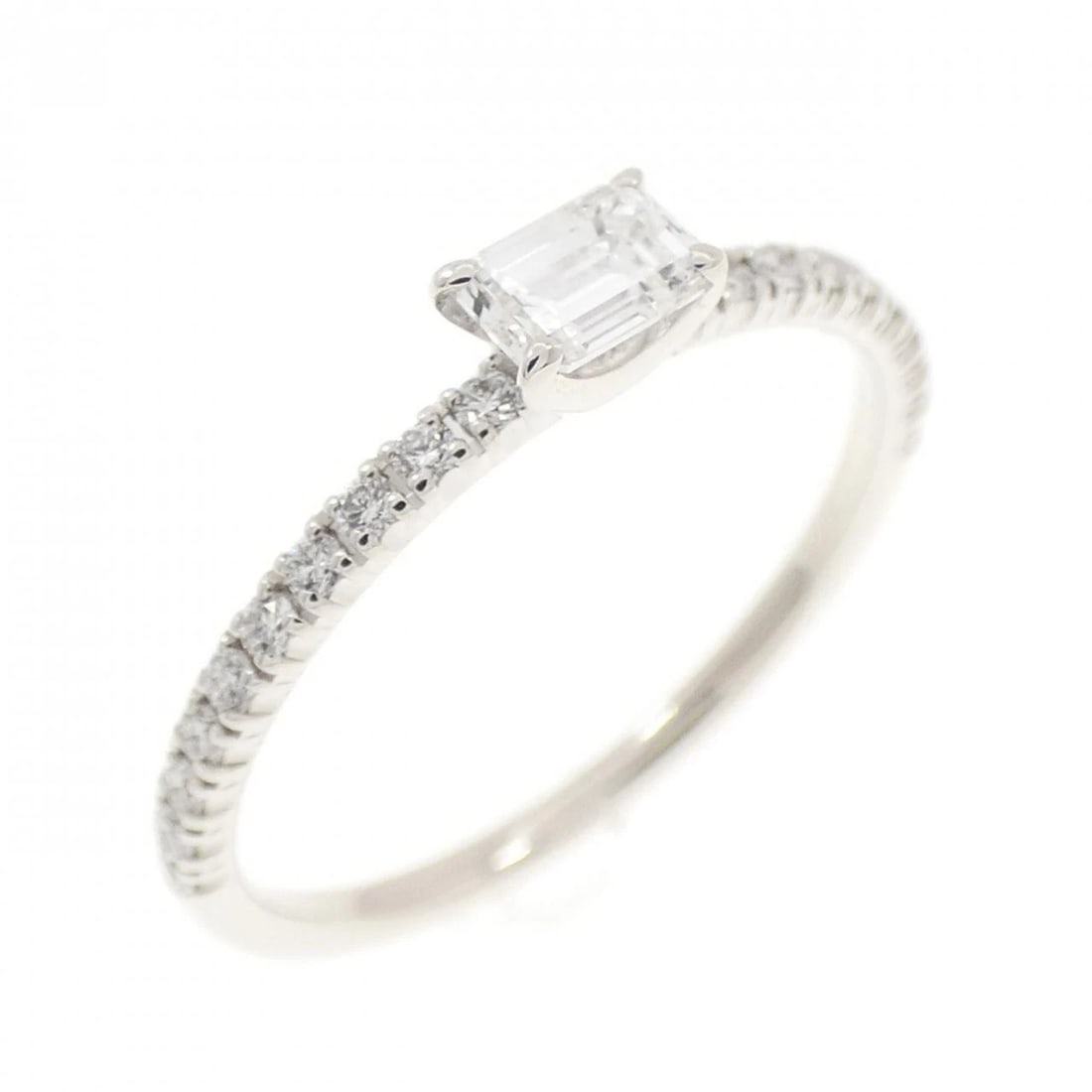 CARTIER ETINCELLE RING: Cartier Etincelle Ring Brand: CARTIER Type/Style: Cartier Ring Material: 750 white gold, Main Stone Natural Color: White Gold Size: US4 1/2(48) Accessories: None Accessories Notice: When purchasing
