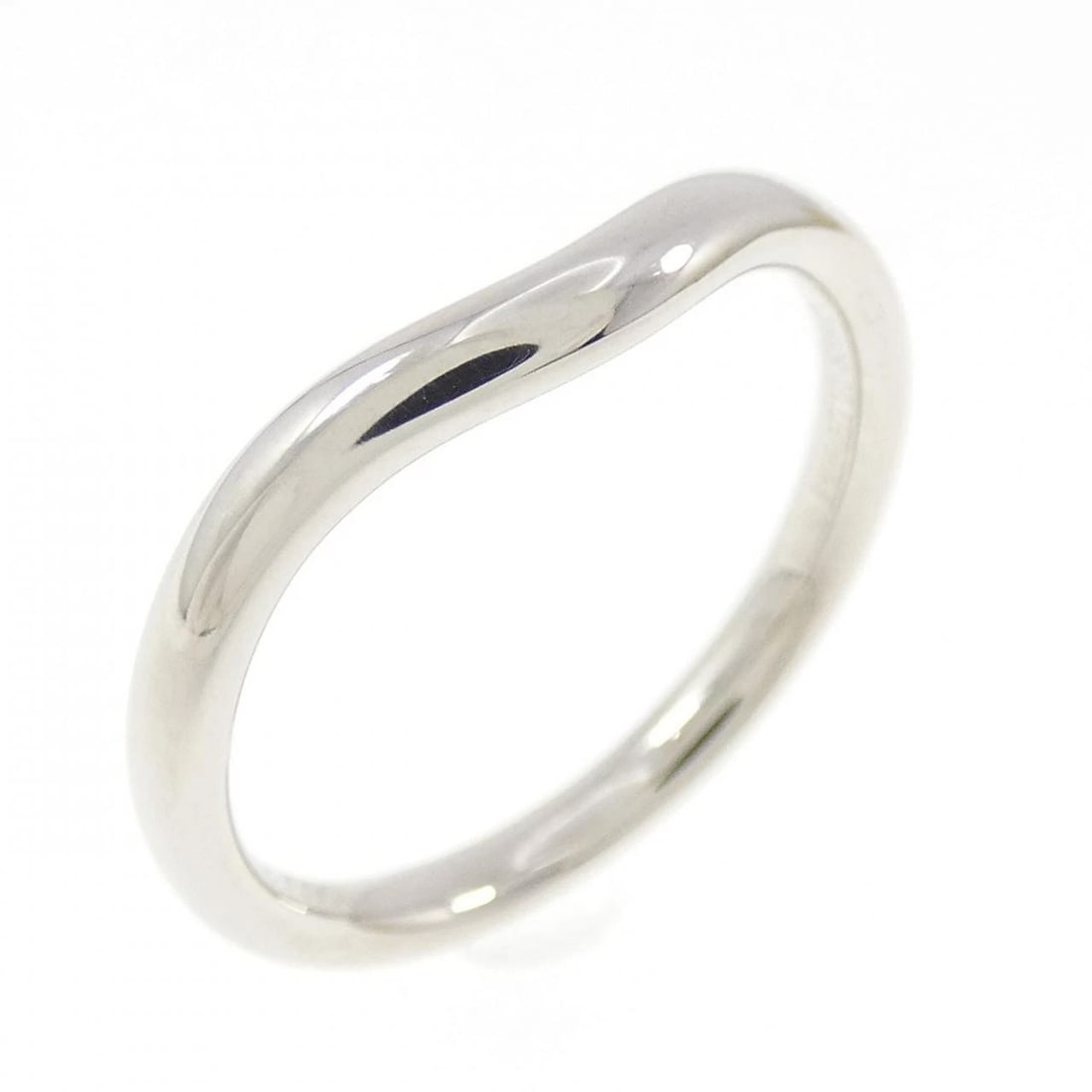 TIFFANY&CO. CURVED RING: TIFFANY&Co. Curved Ring Brand: TIFFANY&Co. Type/Style: TIFFANY & Co. Ring Material: Platinum950, Color: Silver Size: US4 1/2 Accessories: None Accessories Notice: When purchasing pre-owned