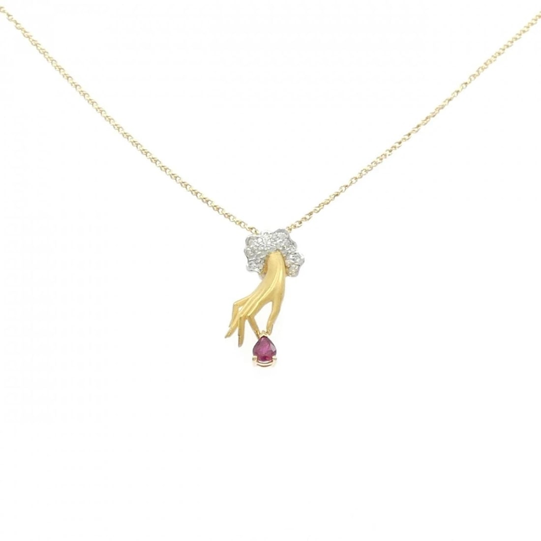 KARELA IKARERA RUBY NECKLACE: Karela Ikarera Ruby Necklace Brand: Carrera y Carrera Type/Style: Carrera I Carrera Necklace Material: 750 yellow gold/750 white gold, Main Stone Ruby Color: YG,WG Size: Length39cmActual Size Pendant 