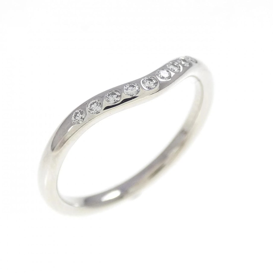 TIFFANY & CO. CURVED RING: TIFFANY & Co. Curved Ring Brand: TIFFANY&Co. Type/Style: TIFFANY & Co. Ring Material: Platinum950, Main Stone Natural Color: Silver Size: US5 Accessories: None Accessories Notice: When purchasing