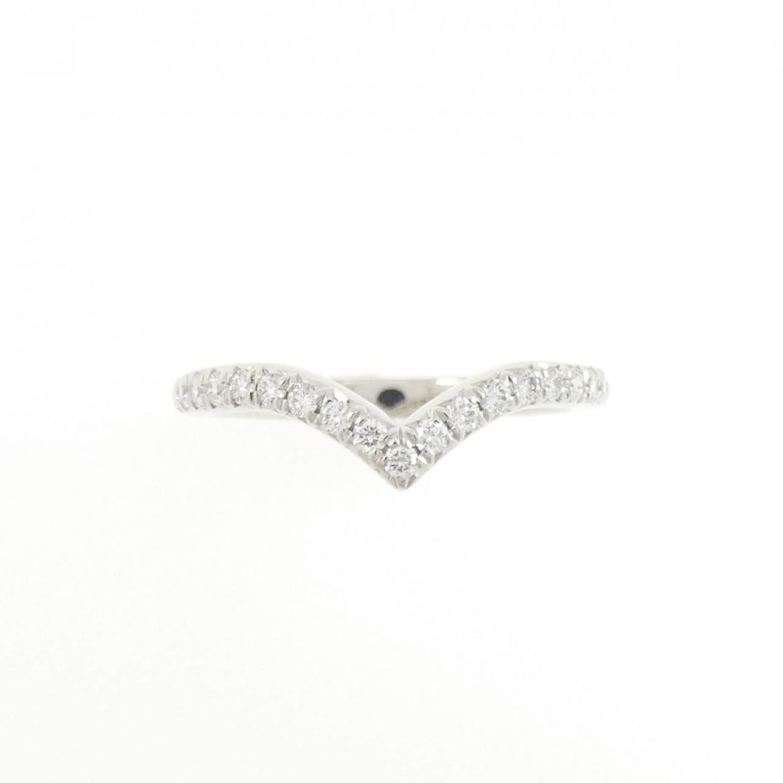 TIFFANY & CO. SOLESTE V-BAND RING: TIFFANY & Co. Soleste V-Band Ring Brand: TIFFANY&Co. Type/Style: TIFFANY & Co. Ring Material: Platinum950, Main Stone Natural Color: Silver Size: US4 Accessories: None Accessories Notice: When