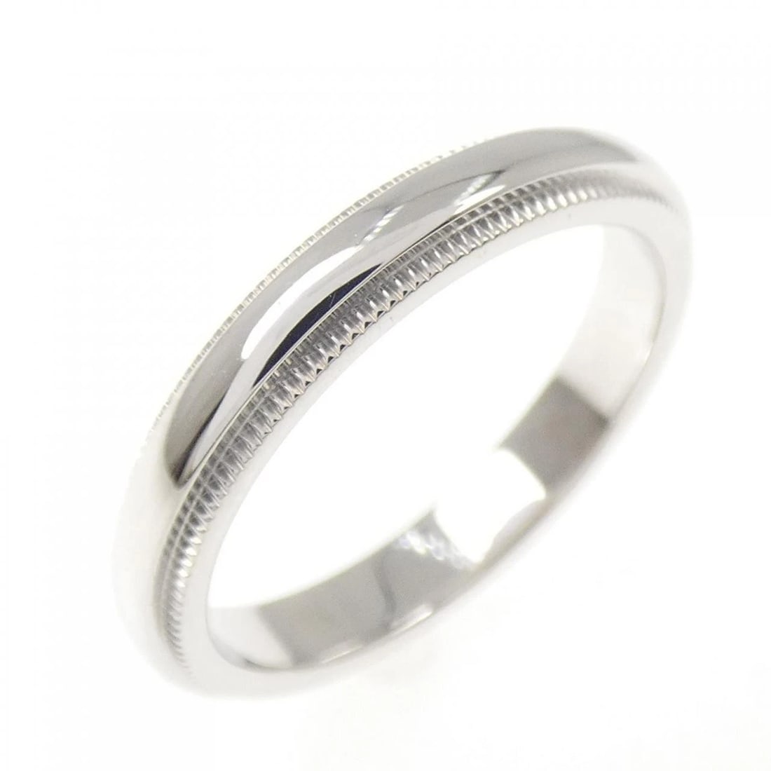 TIFFANY & CO. MILGRAIN RING: TIFFANY & Co. Milgrain Ring Brand: TIFFANY&Co. Type/Style: TIFFANY & Co. Ring Material: Platinum950, Color: Silver Size: US5 1/4 Accessories: None Accessories Notice: When purchasing pre-owned goods,