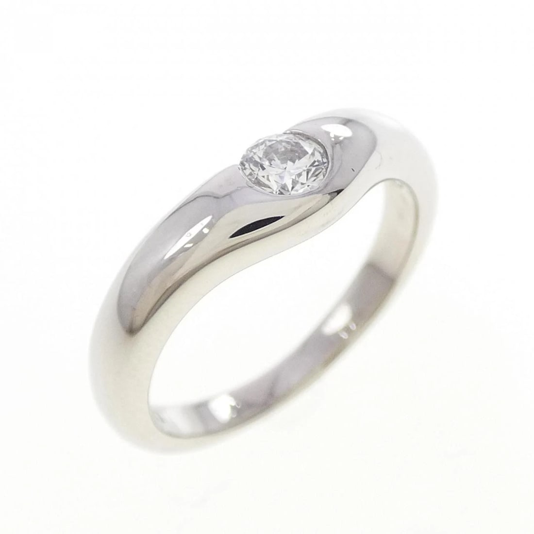 TIFFANY&CO. CURVED RING: TIFFANY&Co. Curved Ring Brand: TIFFANY&Co. Type/Style: TIFFANY & Co. Ring Material: Platinum950, Main Stone Natural Color: Silver Size: US5 Accessories: None Accessories Notice: When purchasing