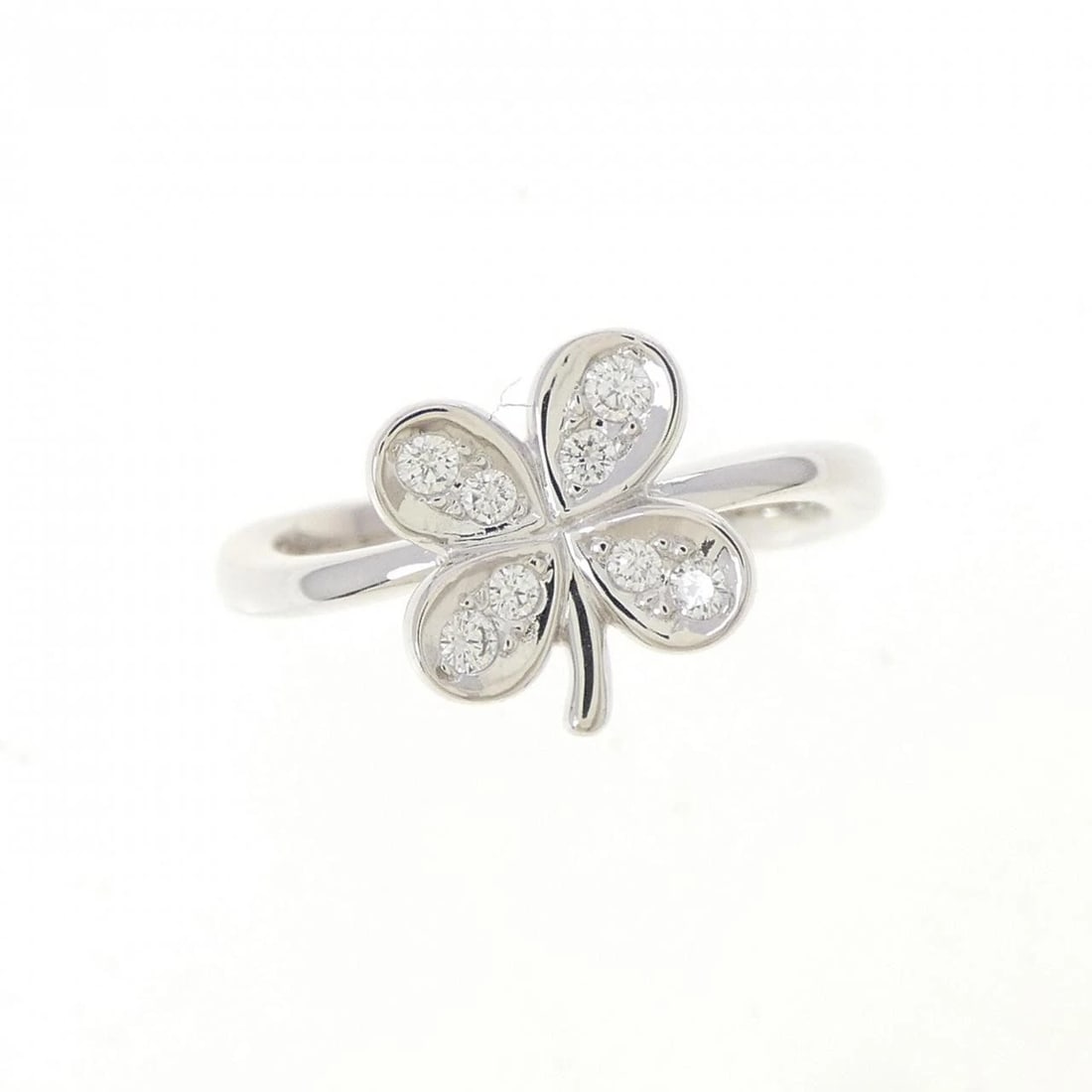 TASAKI CLOVER DIAMOND RING: Tasaki Clover Diamond Ring Brand: TASAKI Type/Style: Tasaki Ring Material: K18 white gold, Main Stone Natural Color: White Gold Size: US5 Accessories: None Accessories Notice: When purchasing