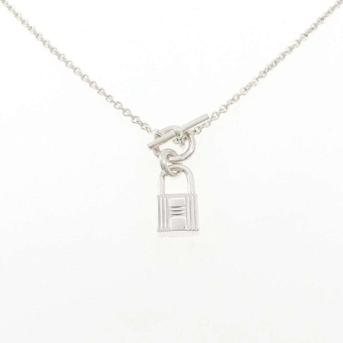 HERMES AMULET CADENA NECKLACE: Hermes Amulet Cadena Necklace Brand: HERMES Type/Style: Hermes Necklace Material: 925Silver, Color: Silver Size: length40cmActual Size Pendant length approx. x width approx.: 30.3mmx10.0mm Chain