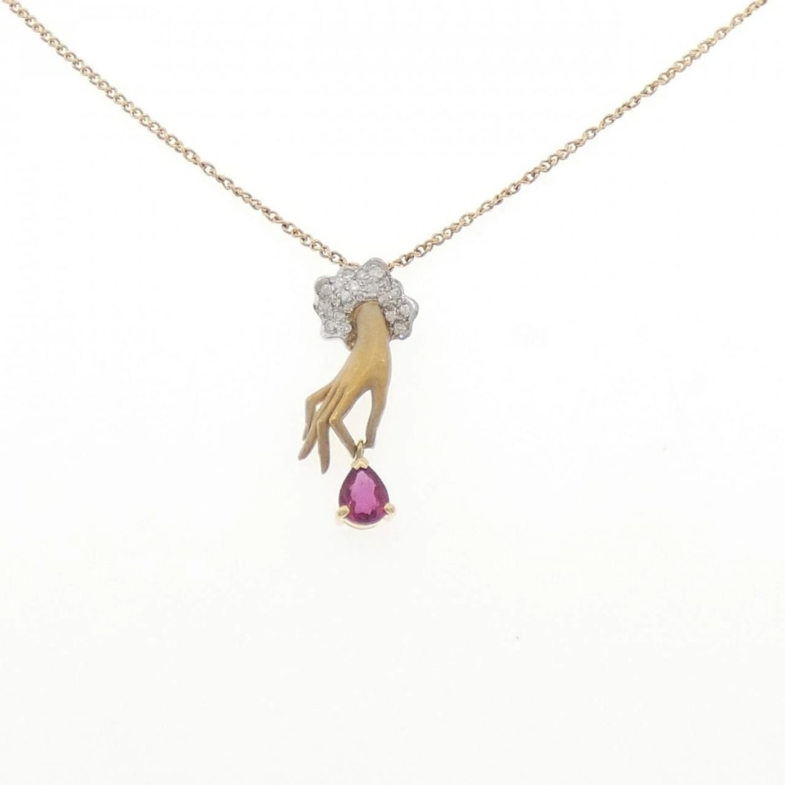 KARELA IKARERA RUBY NECKLACE: Karela Ikarera Ruby Necklace Brand: Carrera y Carrera Type/Style: Carrera I Carrera Necklace Material: 750 yellow gold/750 white gold, Main Stone Ruby Color: YG,WG Size: length46cmActual Size Pendant