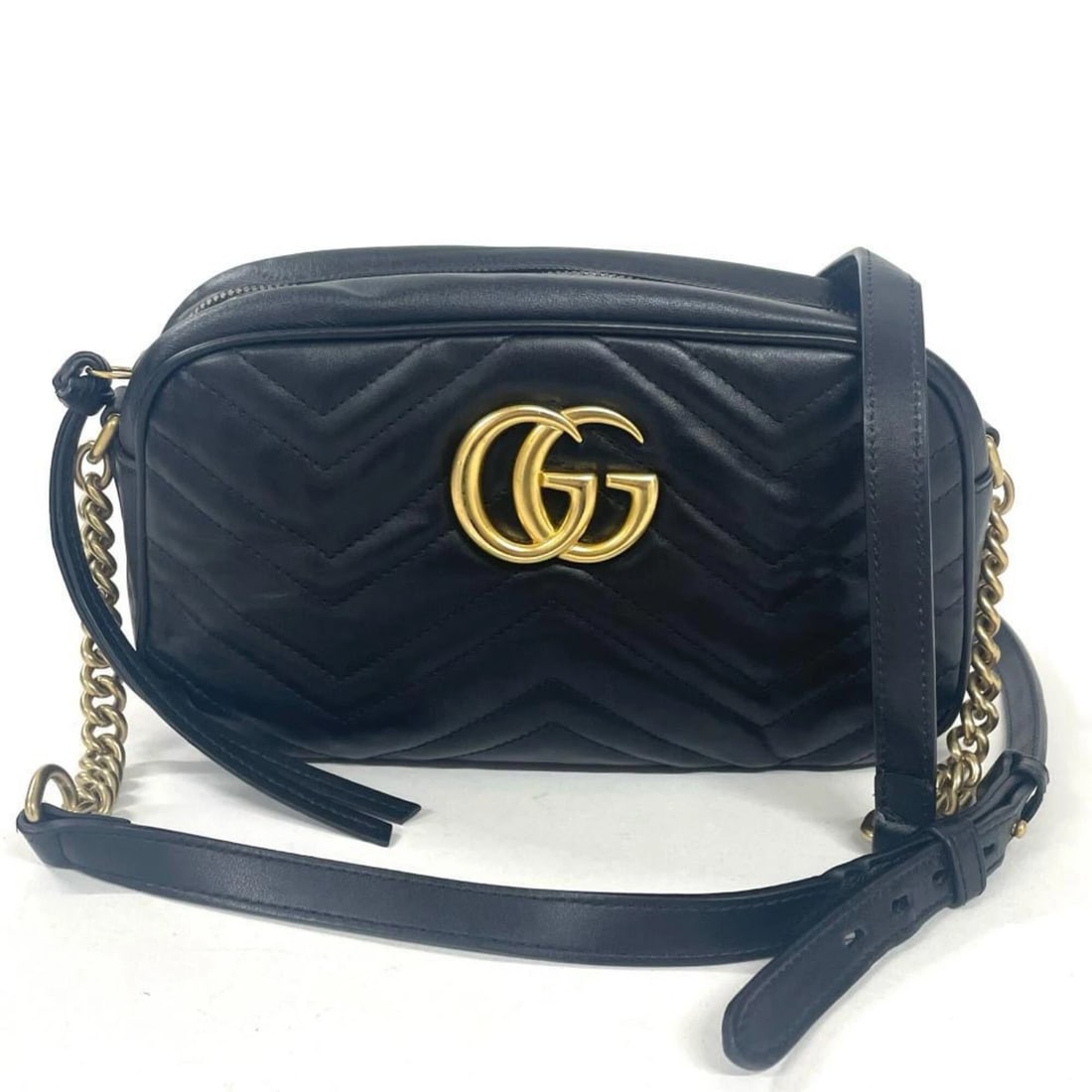 GUCCI GG MARMONT SHOULDER BAG, LEATHER: Gucci GG Marmont Shoulder Bag, Leather Brand: Gucci Type/Style: Shoulder bag Material: Leather Color: Black Size: (HxWxD) 16cm x 25cm x 7cm / 6.29inch x 9.84inch x 2.75inch Accessories: None <