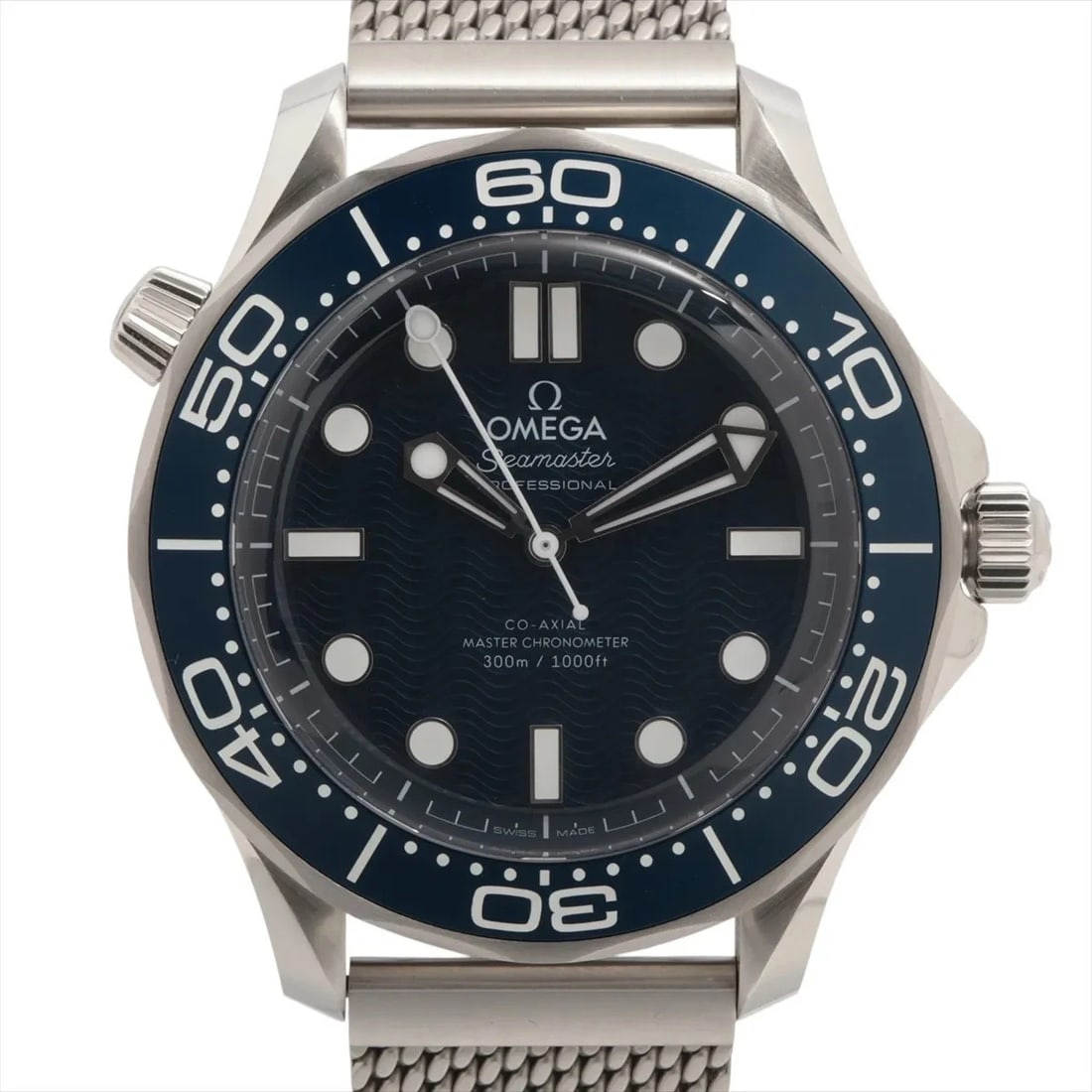 OMEGA SEAMASTER DIVER CO-AXIAL MASTER CHRONOMETER: Omega Seamaster Diver Co-Axial Master Chronometer Brand: Omega Type/Style: Wristwatch Material: SS Color: Dial Color Blue Size: Case:W1.6 x H1.6inch / W42 x H42 Circumference of Wrist:8.1inch / 20.5