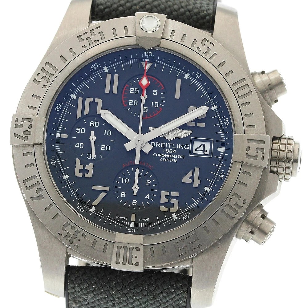 BREITLING WATCH AVENGER CHRONOGRAPH AUTOMATIC: BREITLING WATCH AVENGER CHRONOGRAPH AUTOMATIC Brand: BREITLING Type/Style: Wristwatch Material: Titanium Color: Dial Color GREY Size: Case size: 45mm Wrist size: Approx. 17.5cm Accessories: None