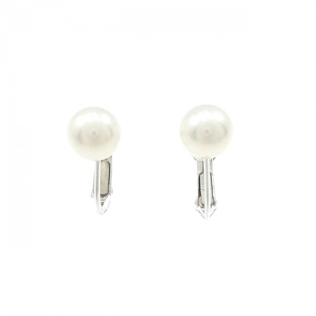 TASAKI AKOYA PEARL EARRINGS: TASAKI Akoya Pearl Earrings Brand: TASAKI Type/Style: Tasaki Pierce/Earring Material: K18 white gold, Color: white gold Size: Diameteraround: 7.7mm Accessories: None Accessories Notice: When