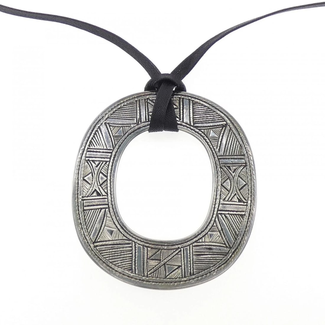 HERMES TOUAREG NECKLACE: Hermes Touareg Necklace Brand: HERMES Type/Style: Hermes Necklace Material: 925Silver, Color: Silver Size: -80cm Pendant dimensions (approx.): 85.8cm (height) x 72.5cm (width) Accessories: None