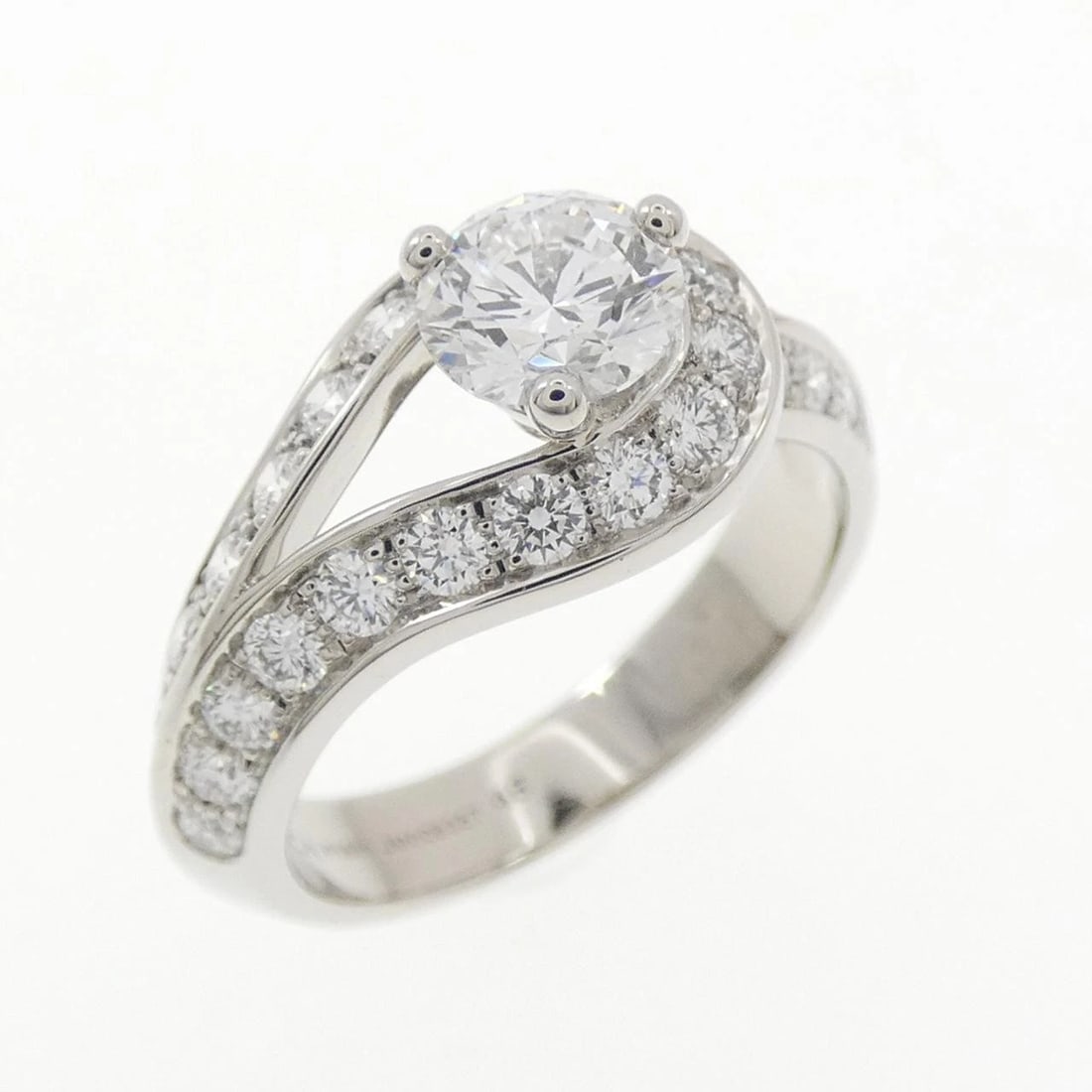VAN CLEEF & ARPELS COUTURE RING: Van Cleef & Arpels Couture Ring Brand: Van Cleef & Arpels Type/Style: Van Cleef & Arpels Ring Material: Platinum950, Main Stone Natural Color: Platinum Size: US3 3/4(46) Accessories: None