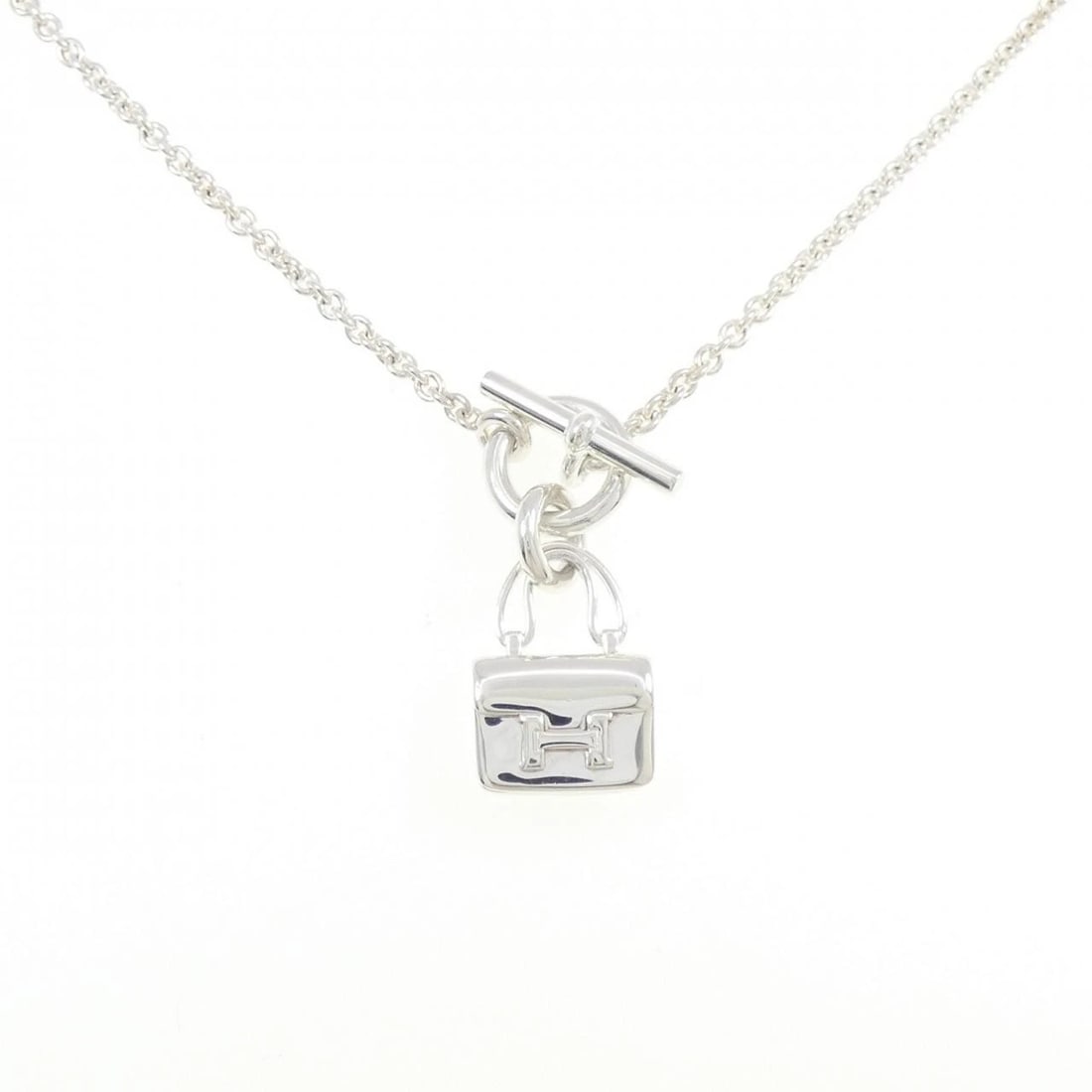 HERMES AMULET CONSTANCE NECKLACE: Hermes Amulet Constance Necklace Brand: HERMES Type/Style: Hermes Necklace Material: 925Silver, Color: Silver Size: 41cm Pendant length approx. x width approx.: 29.8mmx12.5mm Chain maximum width
