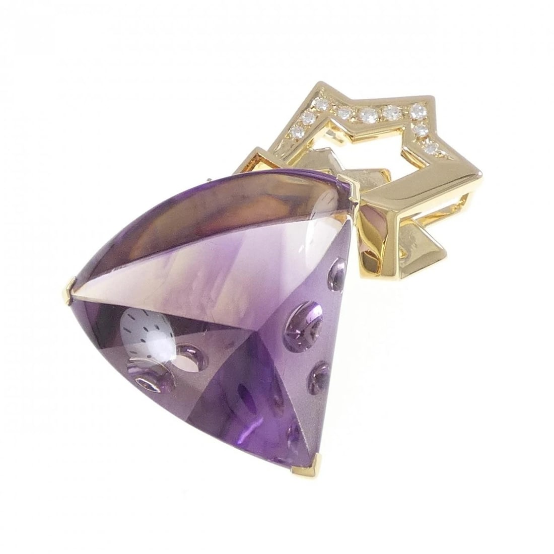 TASAKI QUARTZ PENDANT: Tasaki Quartz Pendant Brand: TASAKI Type/Style: Tasaki Pendant/Brooch Material: K18 yellow gold, Color: yellow gold Size: Approx. length x width: 38.8mm x 27.4mm Accessories: None Accessories Notice: