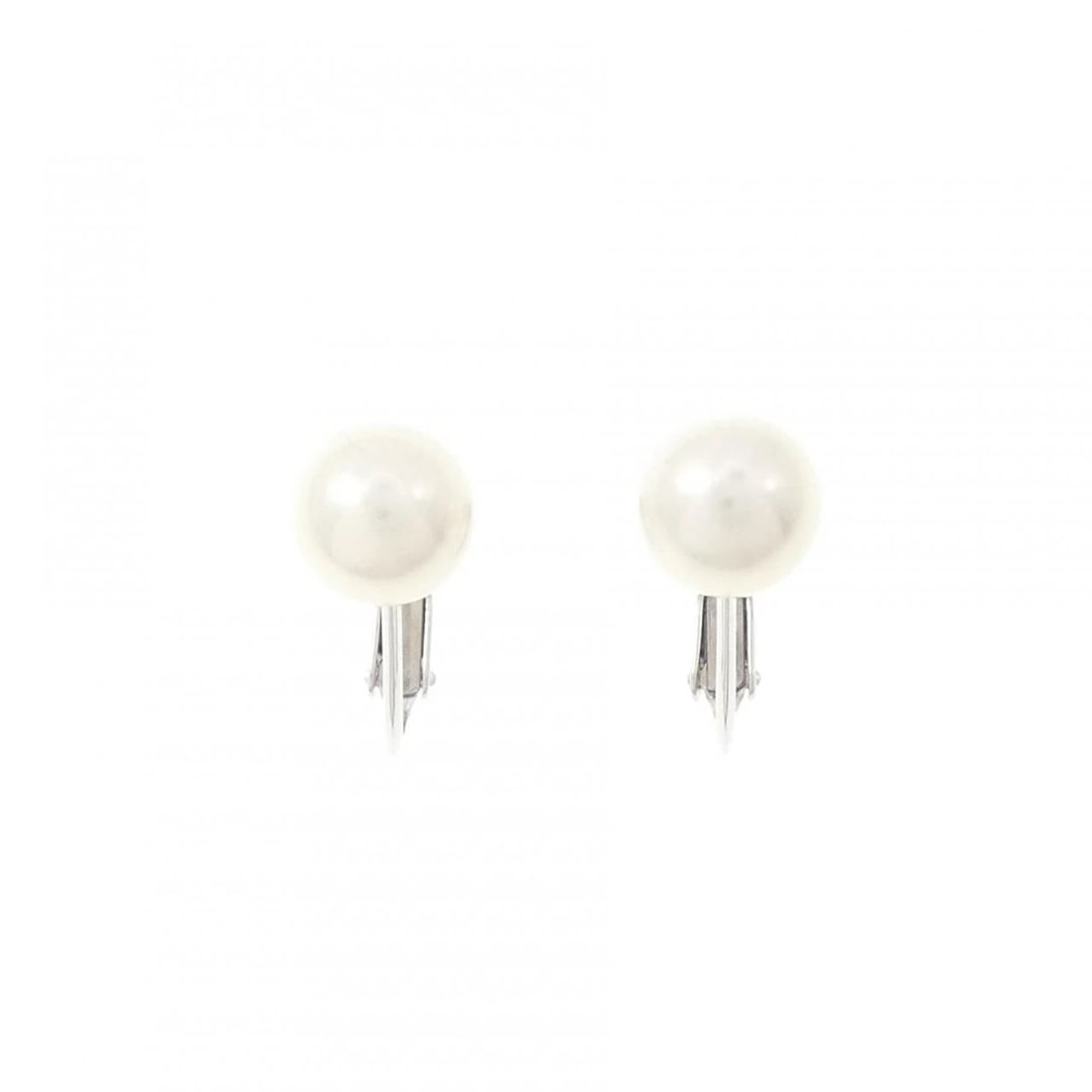 TASAKI AKOYA PEARL EARRINGS: TASAKI Akoya Pearl Earrings Brand: TASAKI Type/Style: Tasaki Pierce/Earring Material: K18 white gold, Color: white gold Size: Diameteraround: 8.0mm Accessories: None Accessories Notice: When