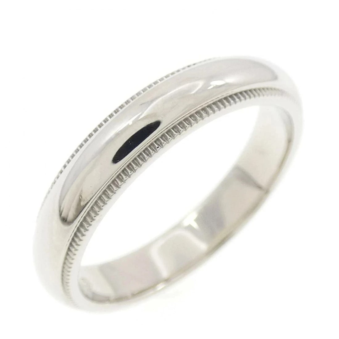 TIFFANY MILGRAIN PLATINUM 950 RING: Tiffany Milgrain Platinum 950 Ring Brand: Tiffany & Co. Type/Style: Ring Material: Platinum 950, Color: Silver Size: US 7.5 Accessories: None Accessories Notice: When purchasing pre-owned