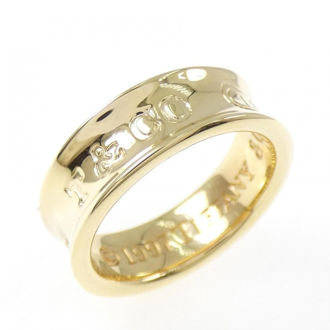 TIFFANY YELLOW GOLD RING 750 YELLOW GOLD: Tiffany Yellow Gold Ring 750 Yellow Gold Brand: Tiffany & Co. Type/Style: Ring Material: 750 Yellow Gold, Color: Yellow Gold Size: US 5 Accessories: None Accessories Notice: When purchasing pre-owned