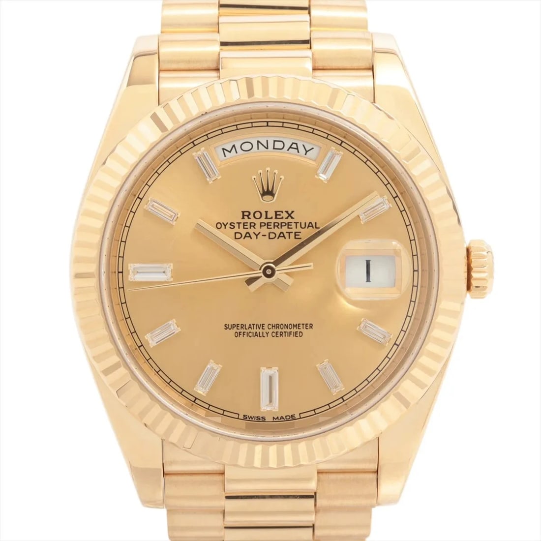 ROLEX DAY-DATE 40 YG AT CHAMPAGNE WATCH: Rolex Day-Date 40 Yg At Champagne Watch Brand: Rolex Type/Style: Wristwatch Material: YG Color: Dial Color Champagne Size: Case:W1.6 x H1.6inch / W40 x H40 Circumference of Wrist:6.3inch / 16 Acce
