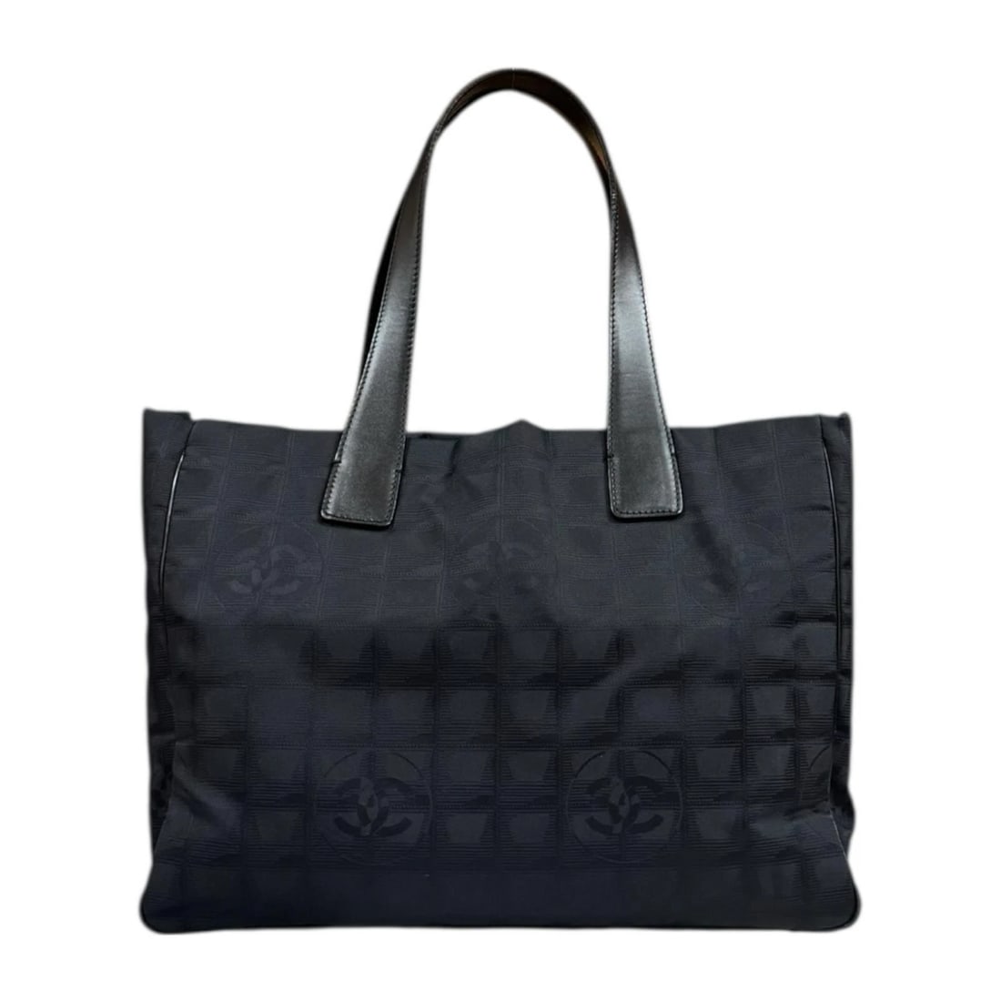 CHANEL TOTE BAG NYLON JACQUARD TOTE MM: CHANEL Tote Bag Nylon jacquard Tote MM Brand: CHANEL Type/Style: Tote Bag Material: Exterior Material Nylon jacquard Color: Exterior color black Size: W13.4 x H10.2 x D5.5inch Accessories: None