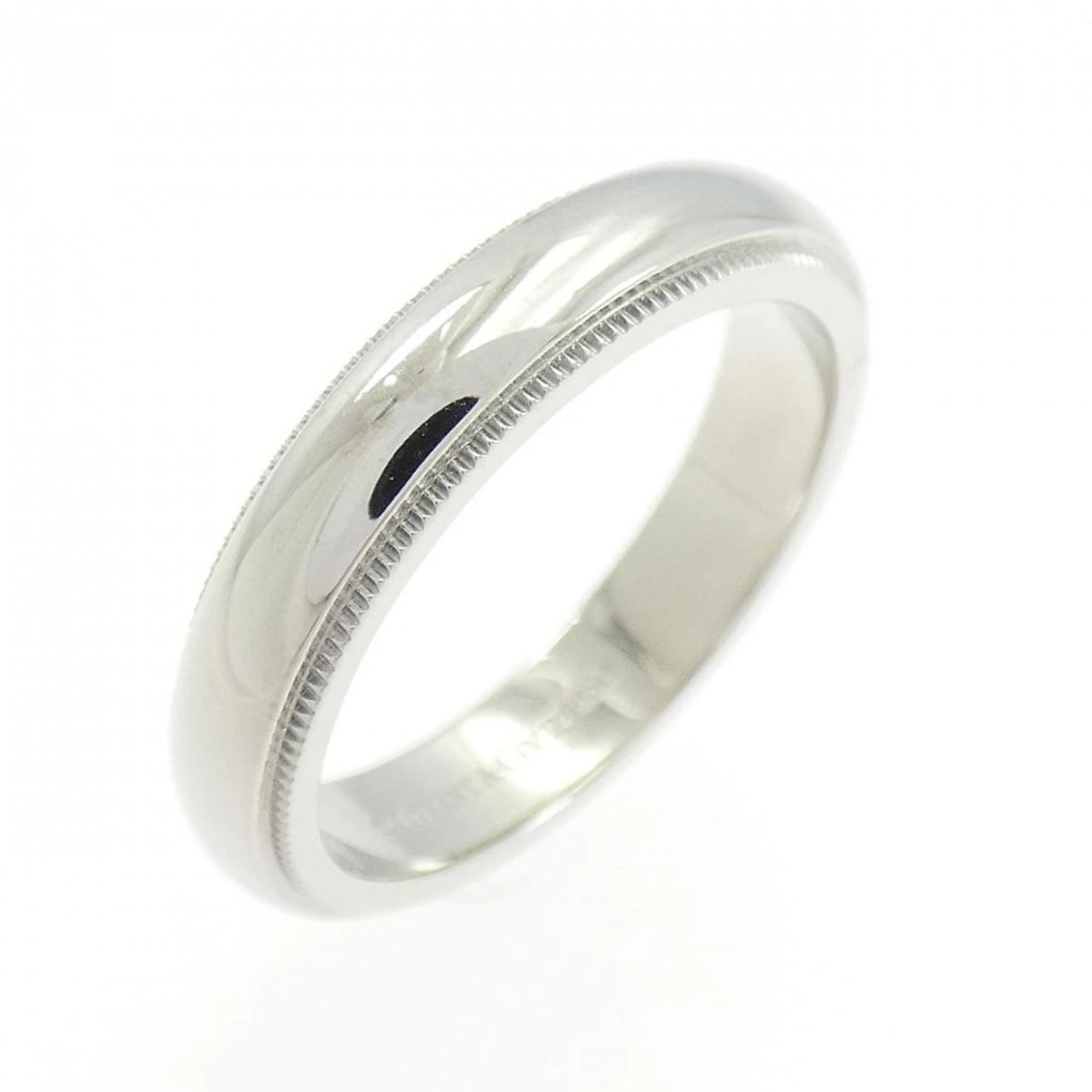 TIFFANY & CO. MILGRAIN RING: TIFFANY & Co. Milgrain Ring Brand: TIFFANY&Co. Type/Style: TIFFANY & Co. Ring Material: Platinum950, Color: Silver Size: US6 1/4 Accessories: None Accessories Notice: When purchasing pre-owned goods,
