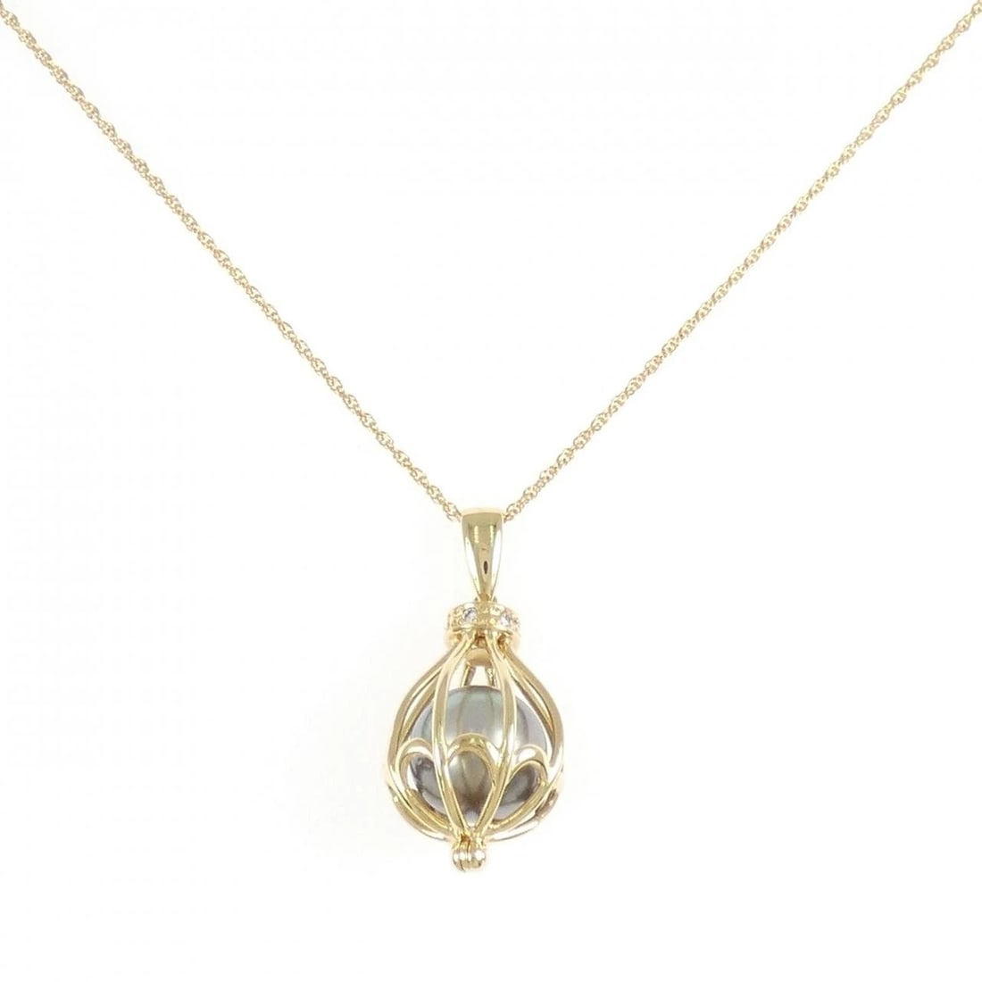 TASAKI BLACK PEARL NECKLACE: TASAKI Black Pearl Necklace Brand: TASAKI Type/Style: Tasaki Necklace Material: K18 yellow gold, Main Stone Black Pearl Color: yellow gold Size: length 41-45cm Actual Size Pendant length approx. x
