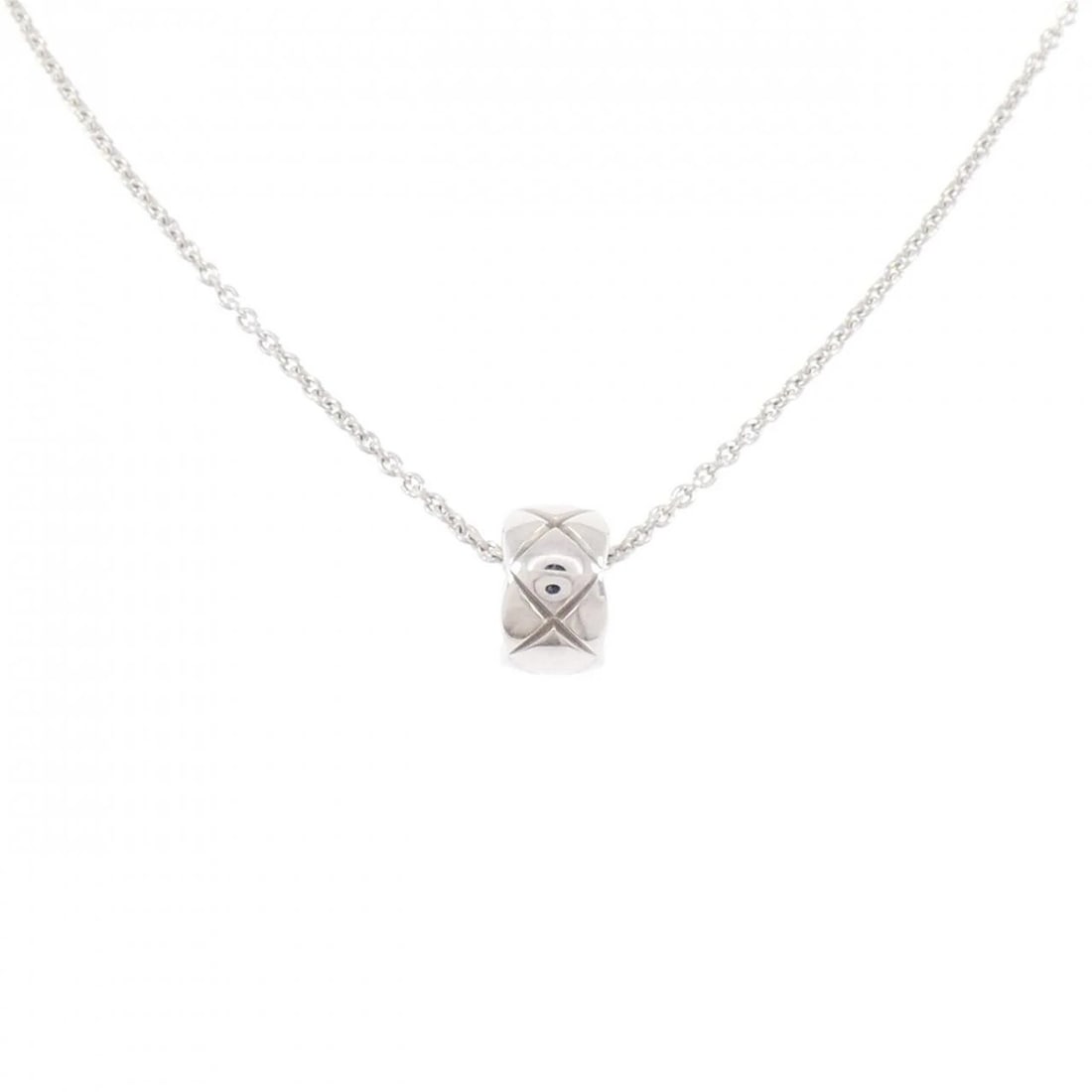 CHANEL COCO CRUSH NECKLACE: Chanel Coco Crush Necklace Brand: CHANEL Type/Style: Chanel Necklace Material: 750 white gold, Color: white gold Size: length 38-47cm Actual Size Pendant length approx. x width approx.: 7.9mmx4.9mm Ch