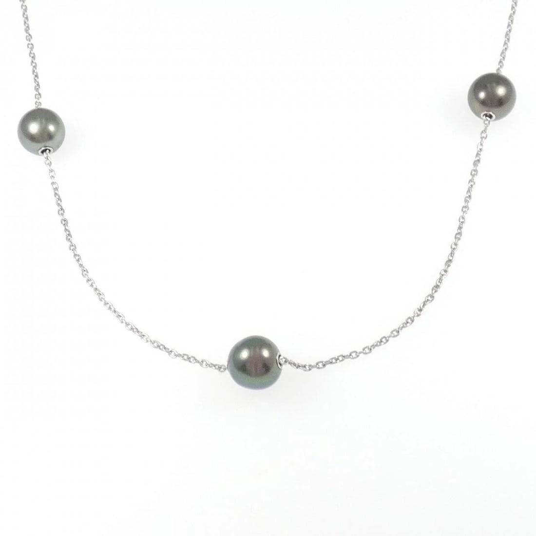 MIKIMOTO JEWELS IN MOTION NECKLACE: Mikimoto Jewels in Motion Necklace Brand: MIKIMOTO Type/Style: Mikimoto Necklace Material: K18 white gold, Main Stone Black Pearl Color: white gold Size: length-44cmActual Size Motif maximum width: