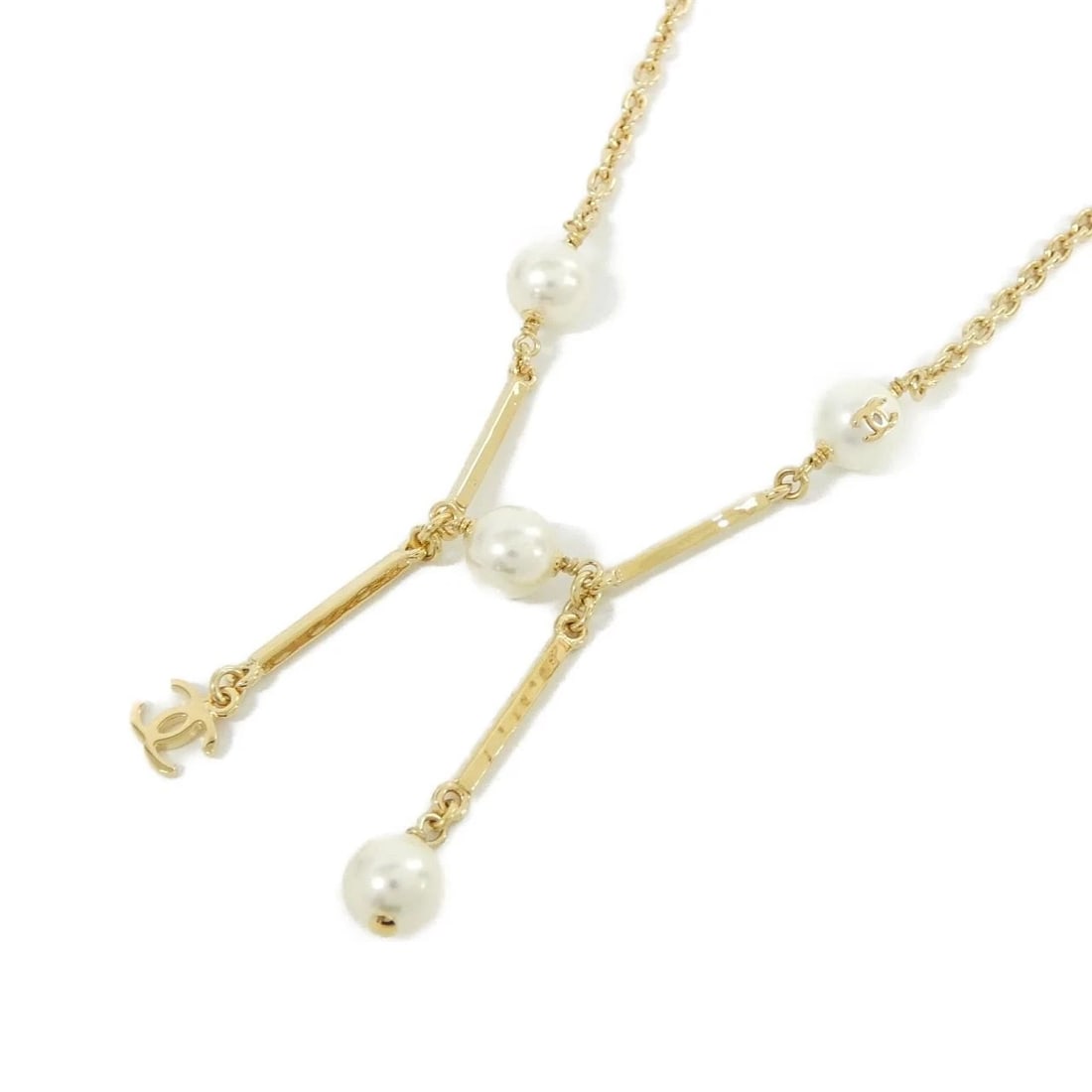 CHANEL NECKLACE: Chanel Necklace Brand: CHANEL Type/Style: Chanel Necklace Material: None, Color: WHITE / GOLD Metal Size: Length: 42-46 cm Accessories: None Accessories Notice: When purchasing pre-owned goods,