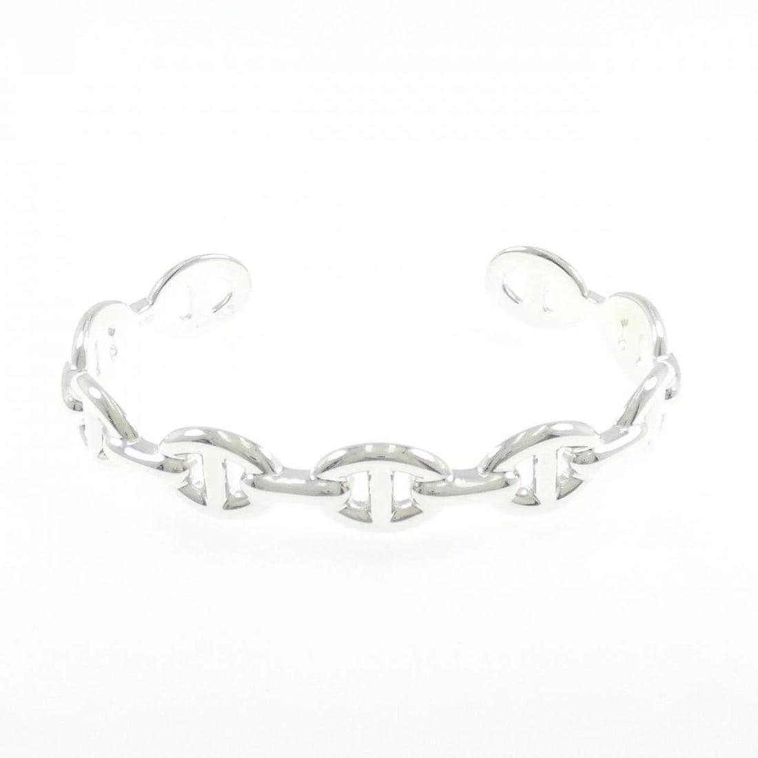 HERMES CHAINE D'ANCRE ENCHAINE BANGLE: Hermes Chaine d'Ancre Enchaine Bangle Brand: HERMES Type/Style: Hermes Bracelet Material: 925Silver, Color: Silver Size: Actual Size Max width approx: 9.7mm Accessories: None Accessories Notice: When